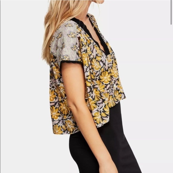 Free People Boho Floral Crochet V-Neck Short Sleeve Oversized Crop Top - Picture 6 of 8